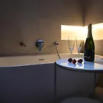 Barka Galeria Hotel Es Etterem Bed & Breakfast 4*