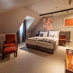 Barka Galeria Hotel Es Etterem Bed & Breakfast 4*
