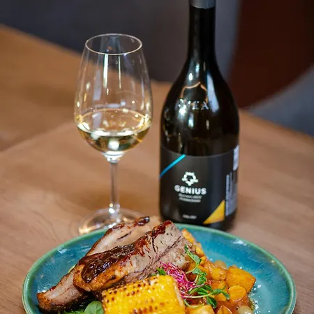 Barka Galeria Es Etterem Nocleg ze śniadaniem 3*