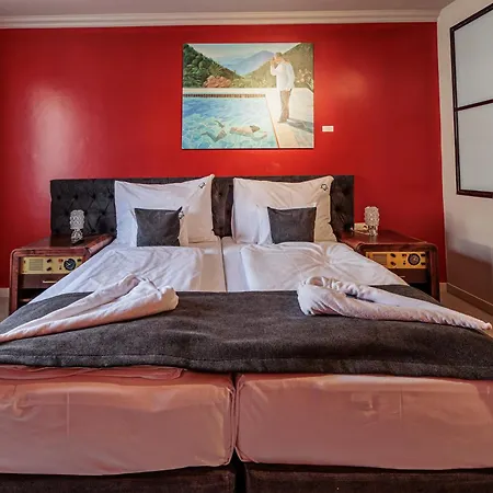 Barka Galeria Es Etterem Nocleg ze śniadaniem 3*