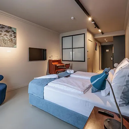 Barka Galeria Es Etterem B&B