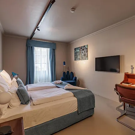 Barka Galeria Es Etterem B&B 4*