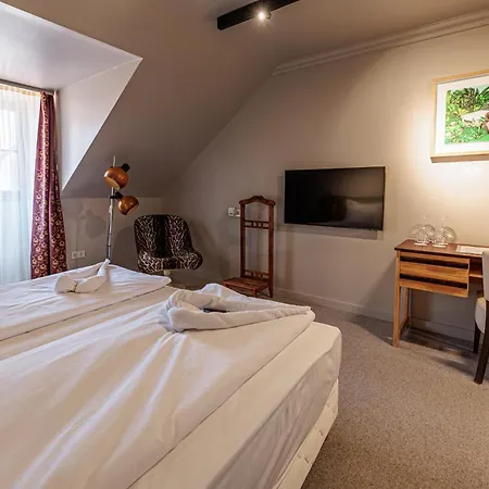 Barka Galeria Es Etterem Nocleg ze śniadaniem Tállya