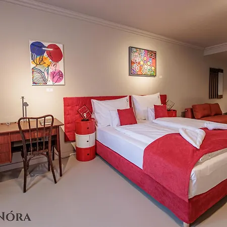 Oroszlános Borhotel Bed & Breakfast