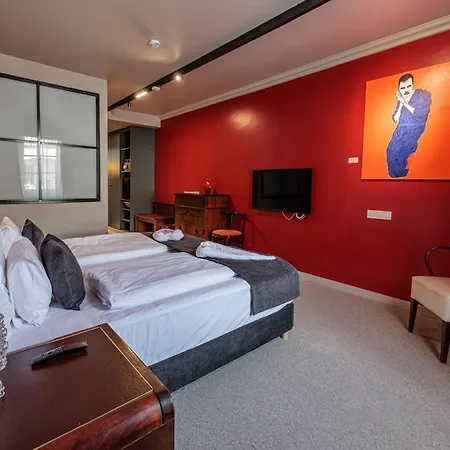 Barka Galeria Es Etterem Nocleg ze śniadaniem Tállya