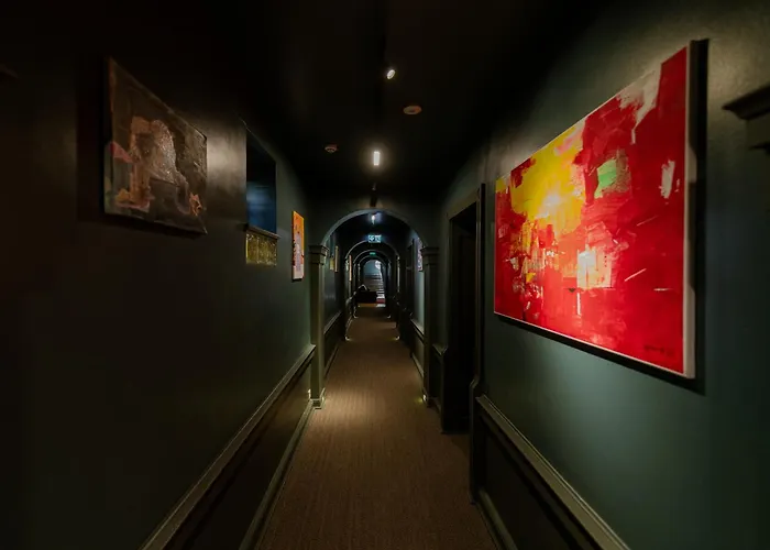 Barka Galeria Es Etterem Tallya